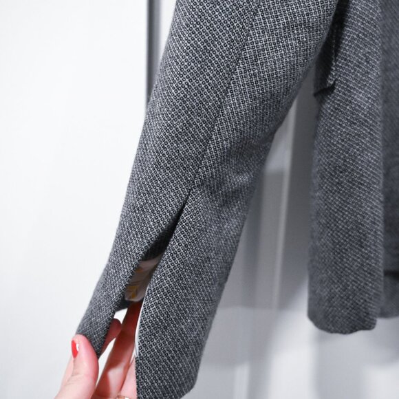 ARI Men's Medium Italian Gray and Blue Print Two Button Front Blazer - Picture 5 of 10